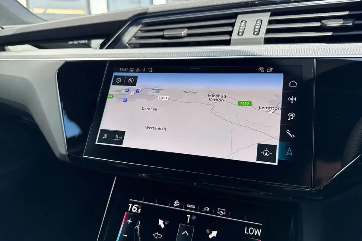 2024-audi-q8-e-tron-50e-black-edition-suv-big-37
