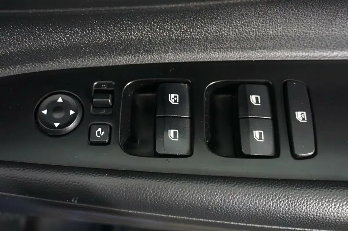 2023-hyundai-bayon-10-t-gdi-premium-120ps-dct-big-19