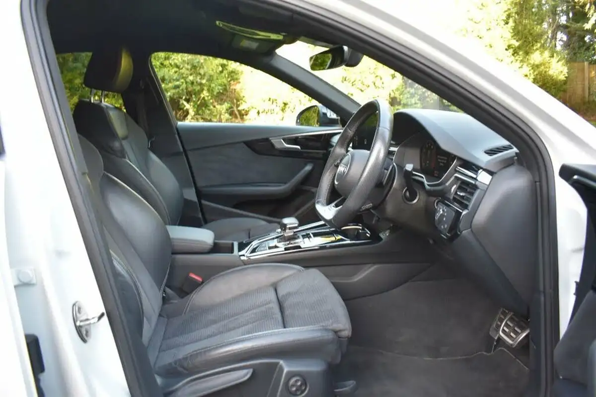 2022-audi-a4-20-35-tfsi-black-edition-s-tronic-big-5