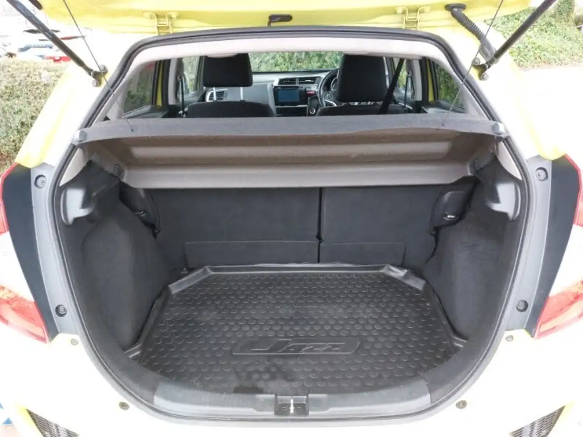 2016-honda-jazz-13-i-vtec-ex-navi-cvt-big-7