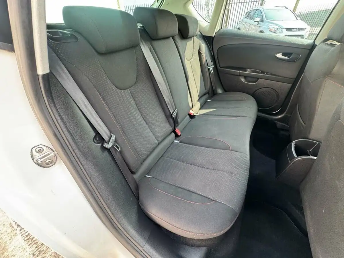 2012-seat-leon-20td-fr-170ps-big-11
