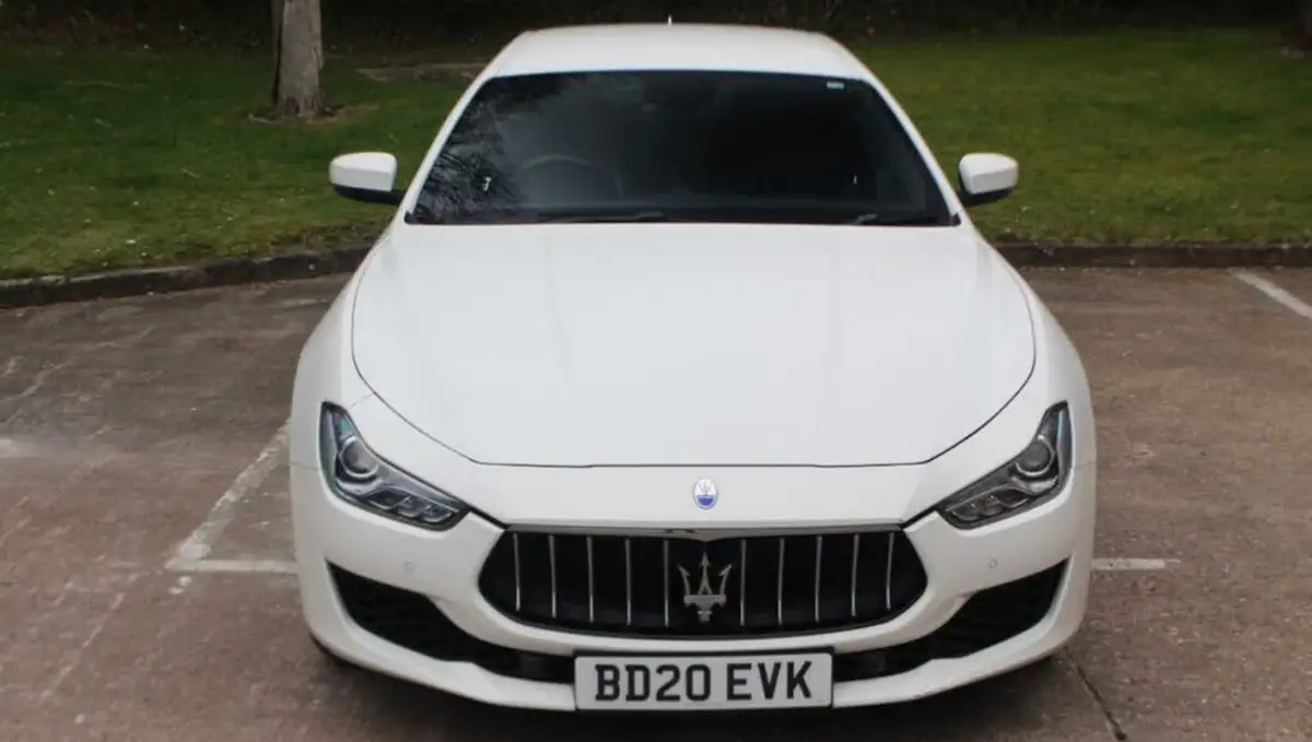 2020-maserati-ghibli-30-s-royale-big-1