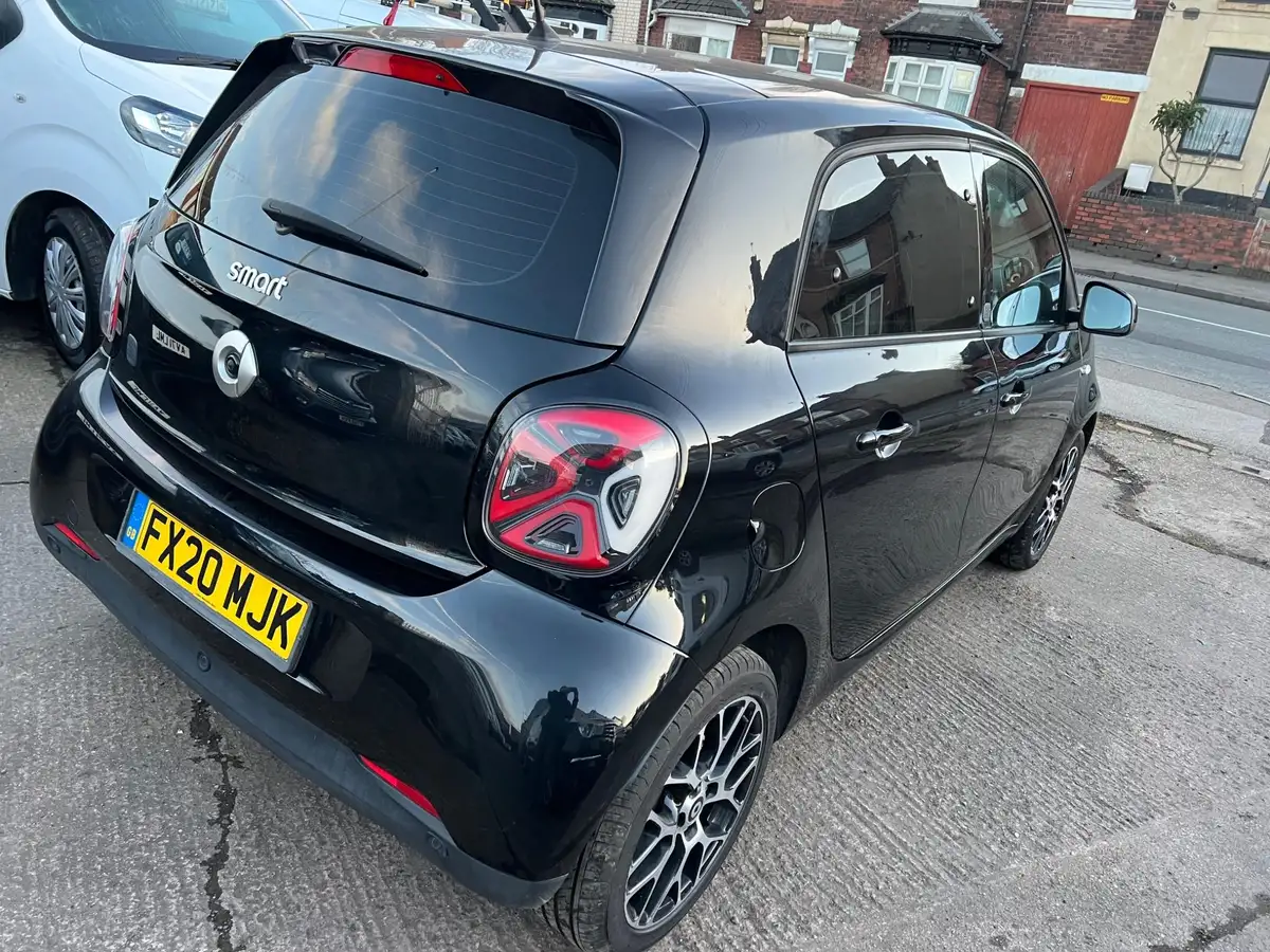 2020-smart-forfour-eq-prime-exclusive-big-1