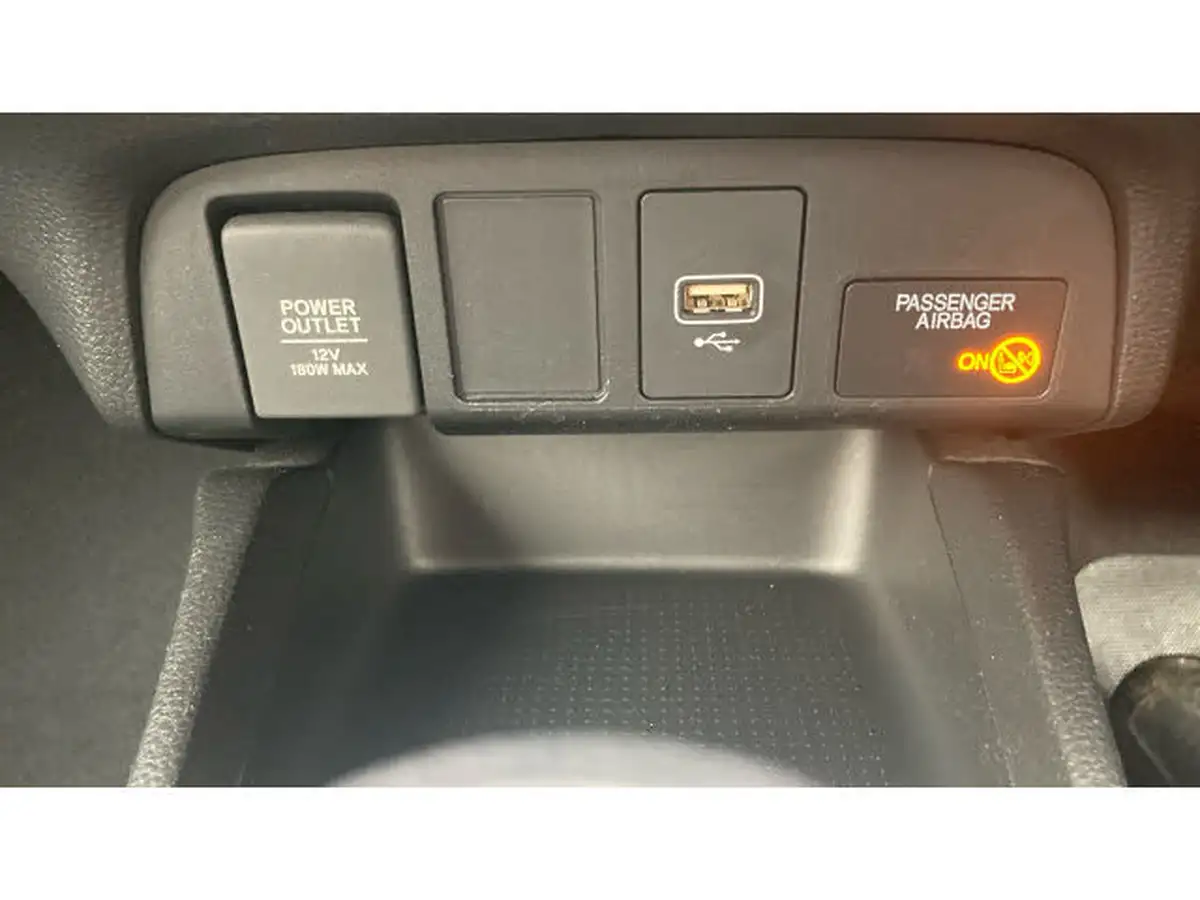 2021-honda-jazz-15-i-mmd-se-107ps-big-17