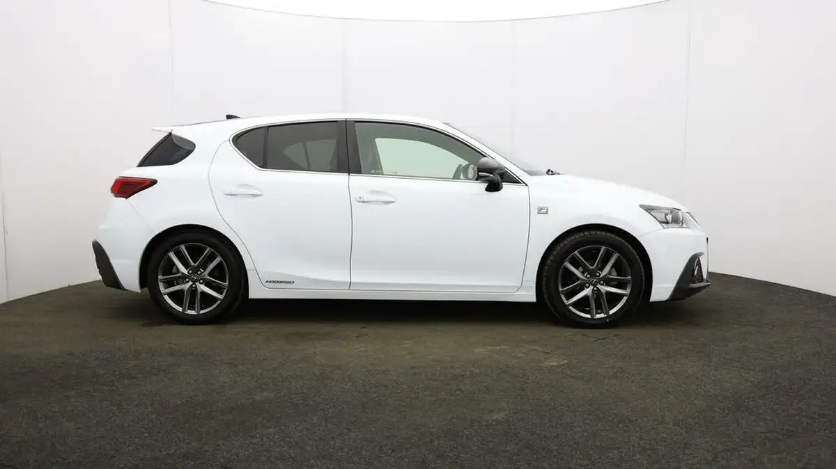2019-lexus-ct-200h-18-f-sport-big-50