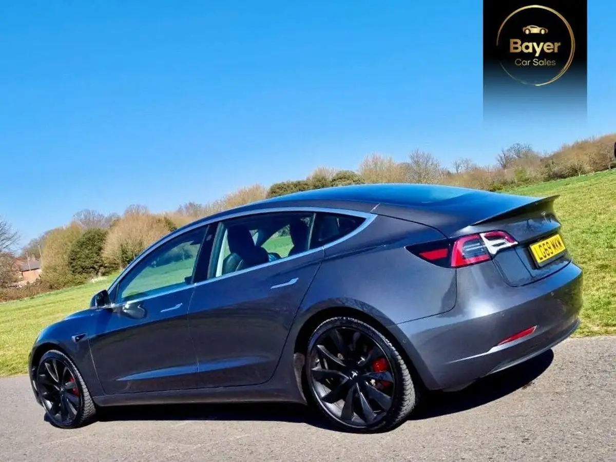 2019-tesla-model-3-e-4x4-performance-pack-big-25