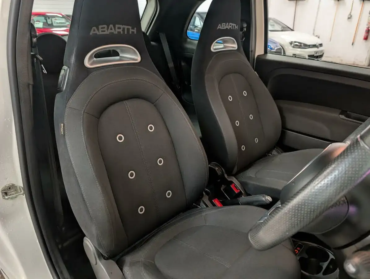 2018-abarth-595-14-tjet-big-27