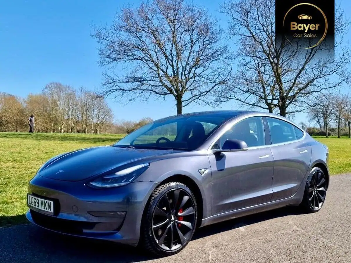 2019-tesla-model-3-e-4x4-performance-pack-big-1