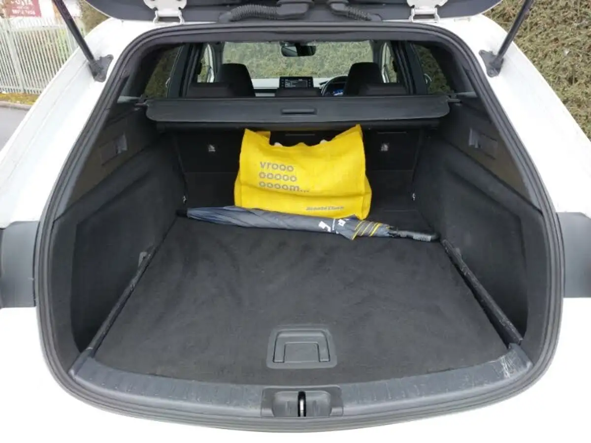 2021-suzuki-swace-18-sz-t-big-7