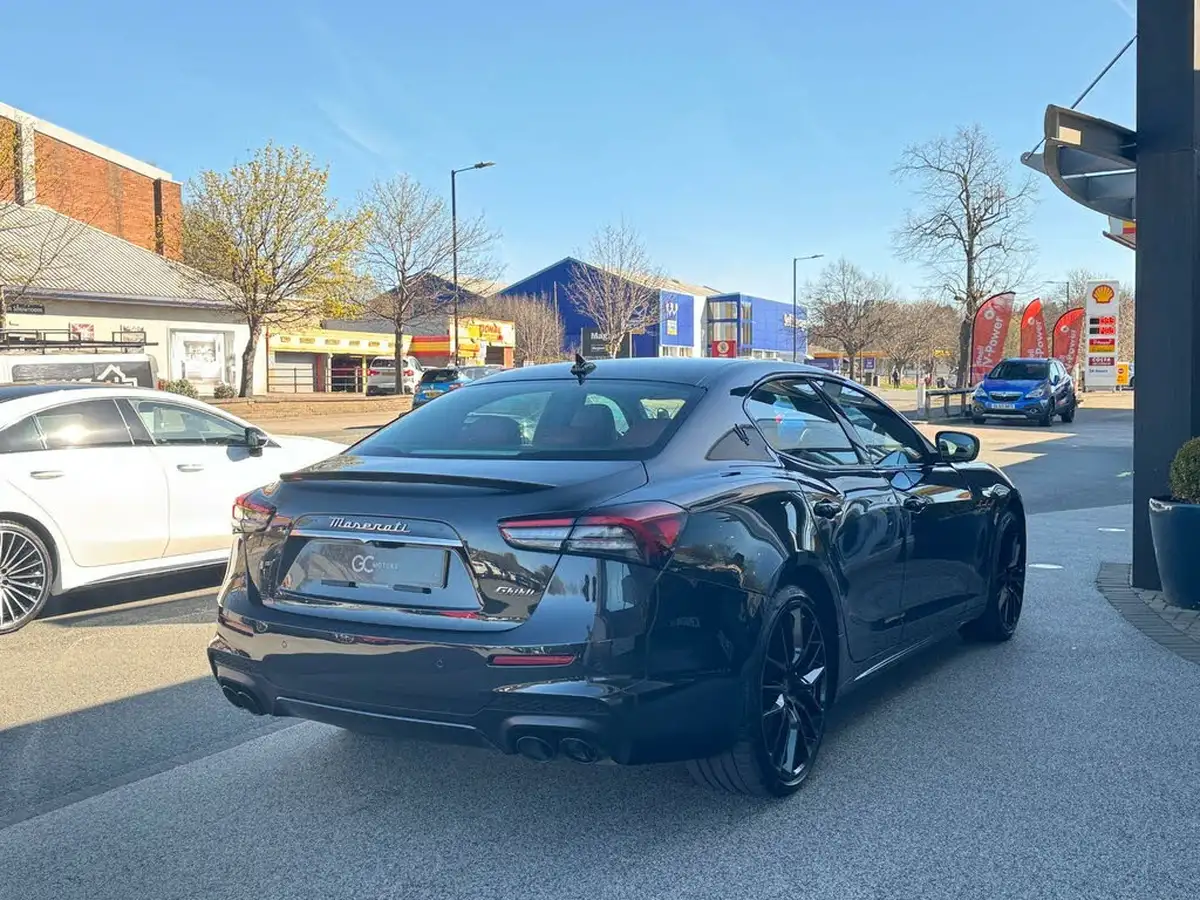2022-maserati-ghibli-30-modena-350ps-big-5