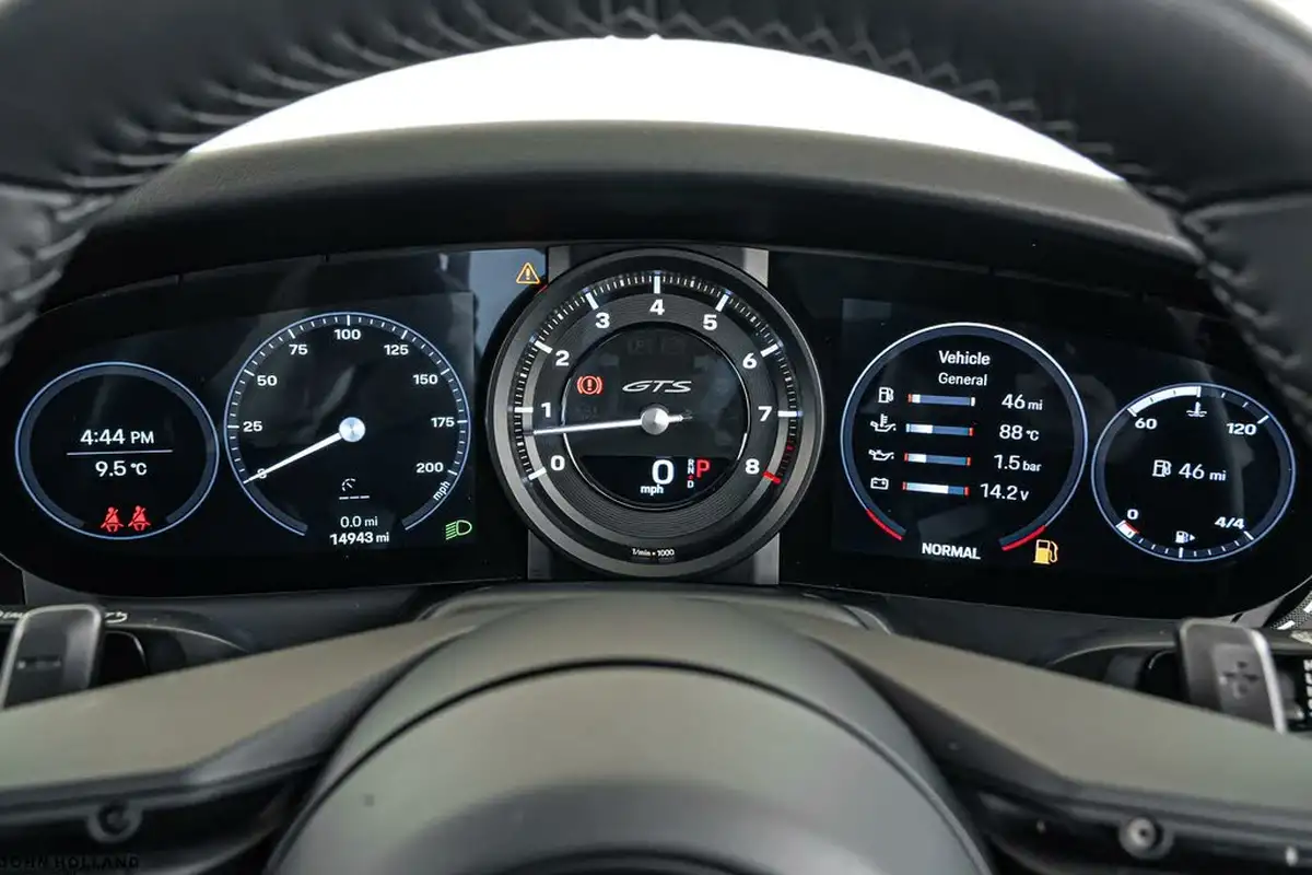 2022-porsche-911-30-targa-4-gts-pdk-big-31