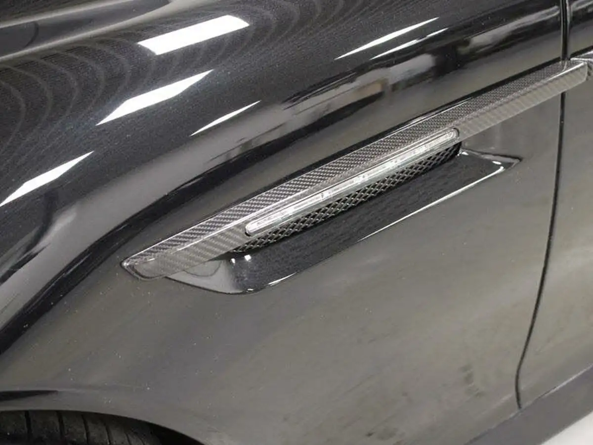 2015-aston-martin-db9-59-carbon-edition-big-24