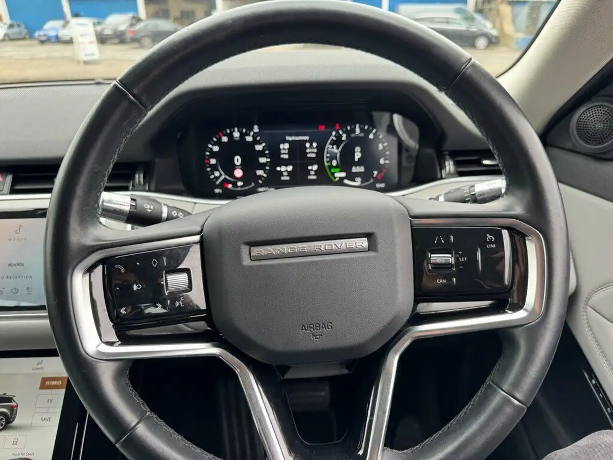 2021-land-rover-range-rover-evoque-15-p300e-se-big-26