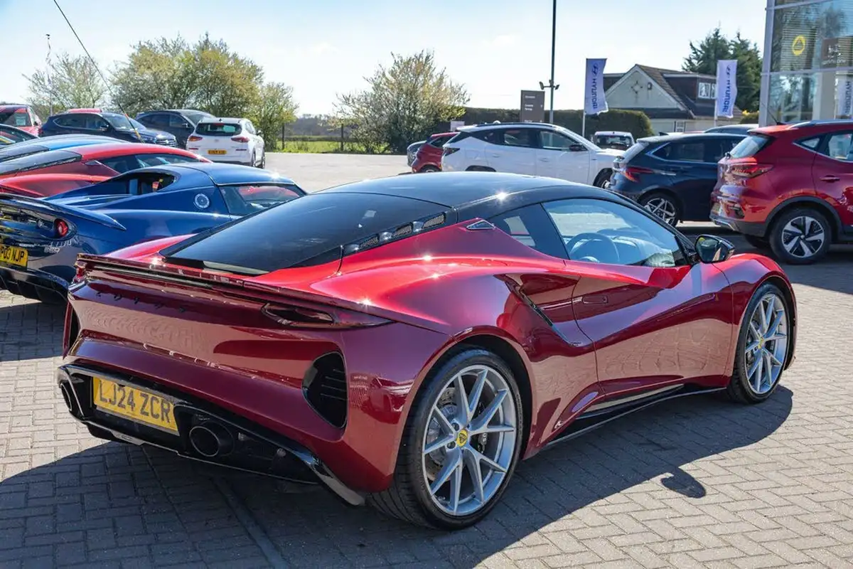 2024-lotus-emira-35-first-edition-v6-big-7