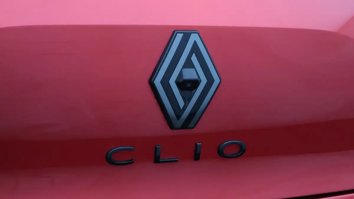 2023-renault-clio-16-esprit-alpine-big-21