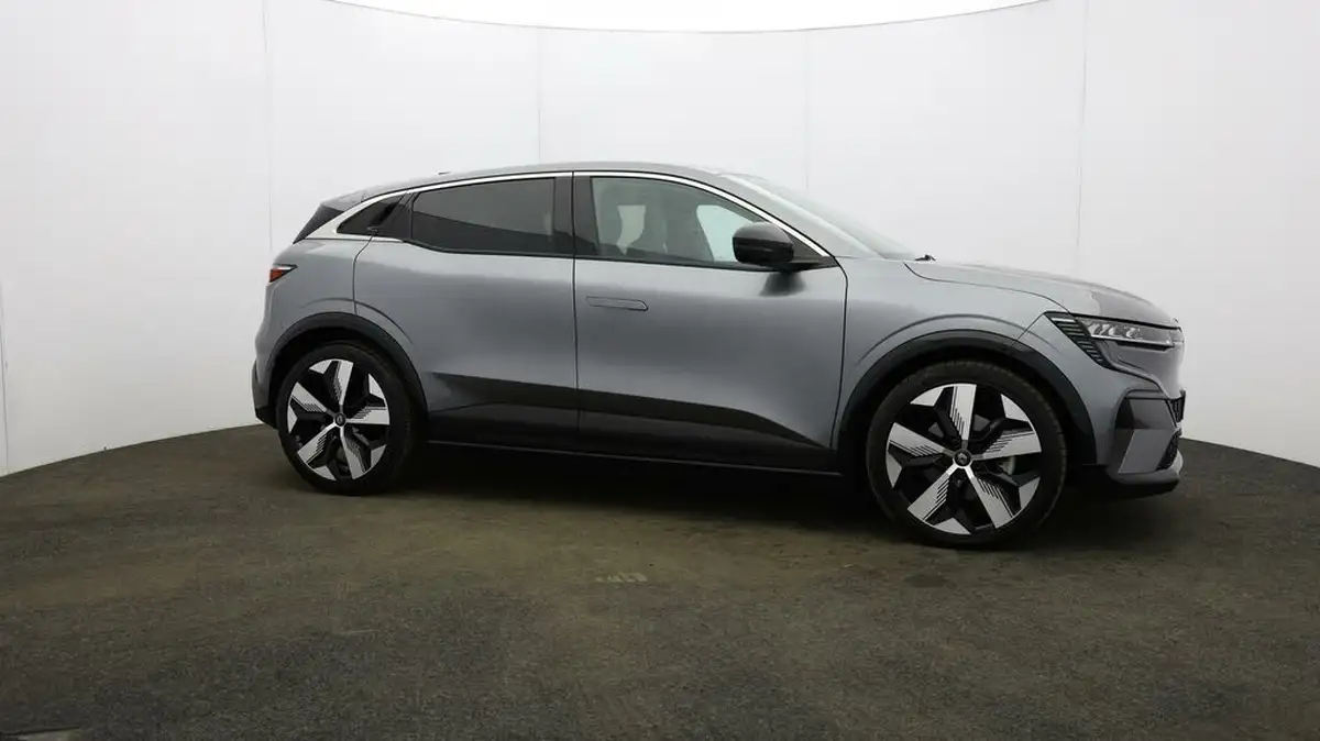 2023-renault-megane-e-tech-e-techno-big-41
