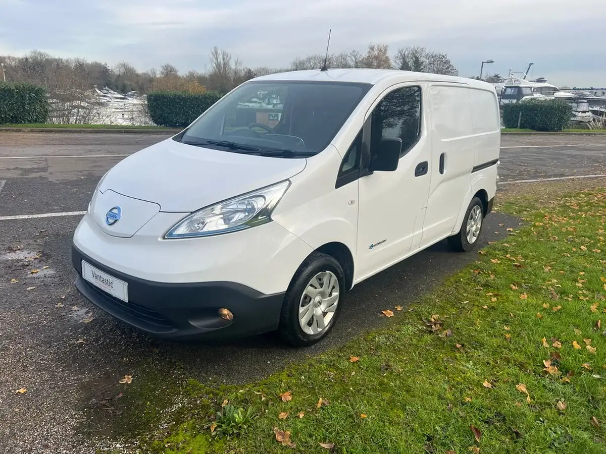 2021-nissan-env200-e-visia-panel-van-auto-big-12