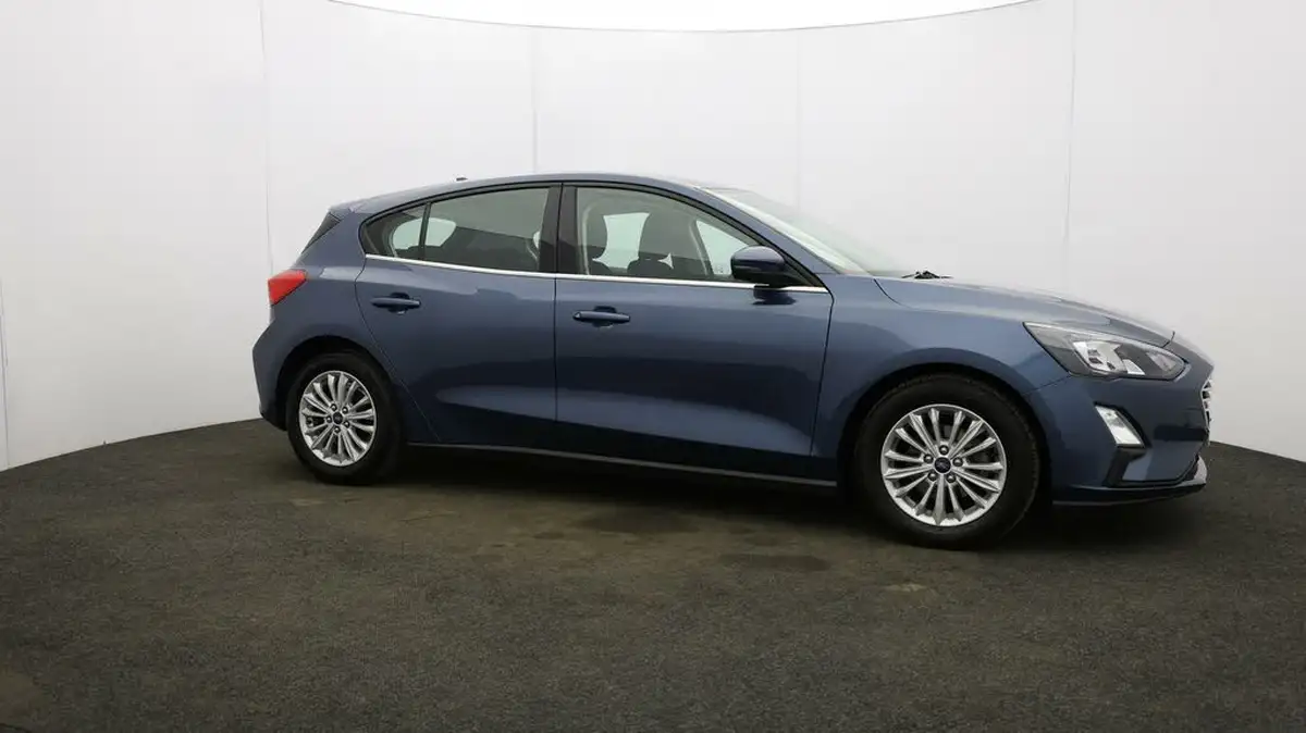 2021-ford-focus-15-titanium-edition-hatchback-big-43