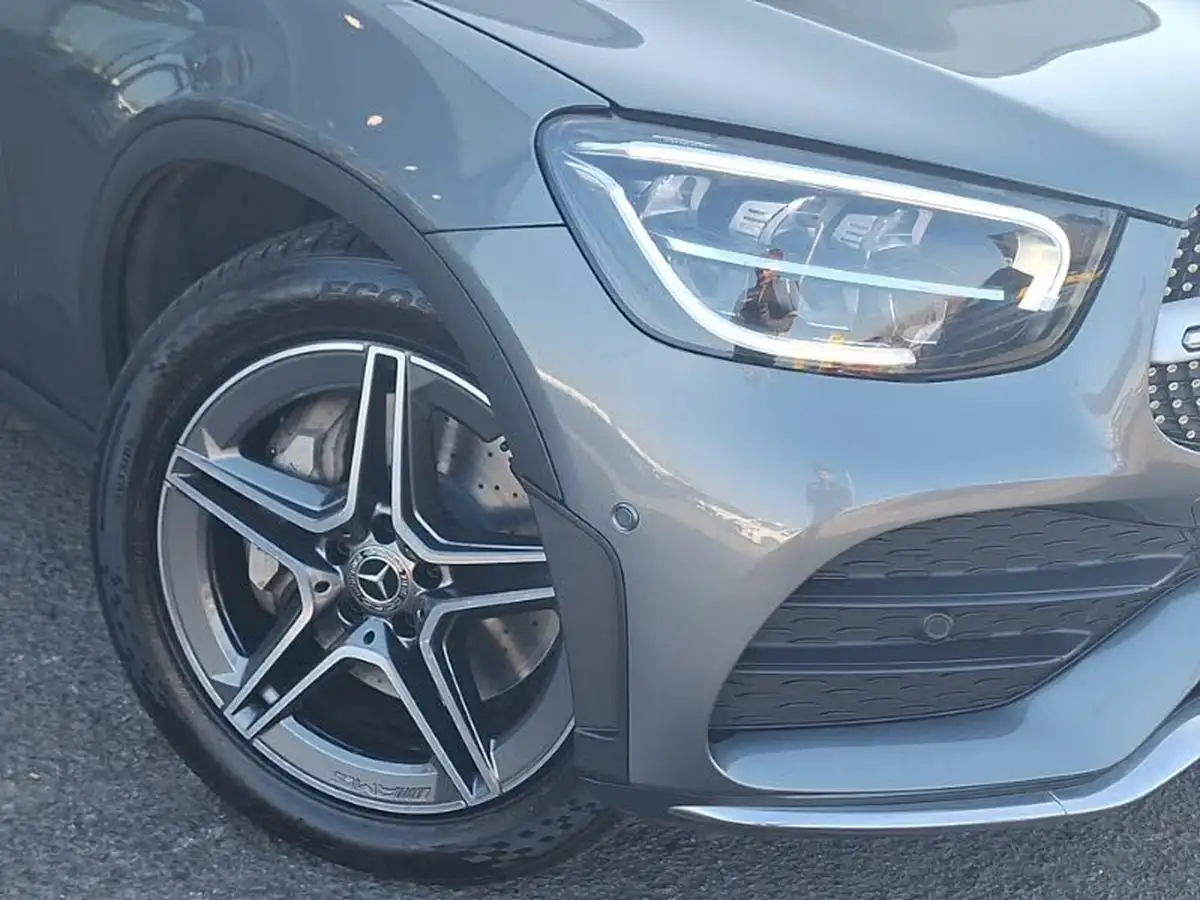 2021-mercedes-benz-glc-class-20d-glc220d-amg-line-station-wagon-5d-1950cc-4matic-plus-big-8