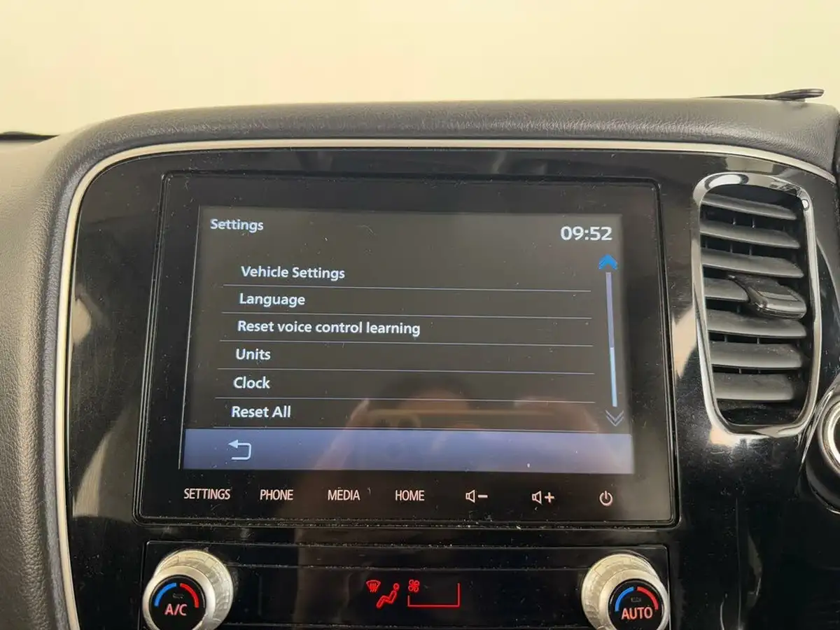 2019-mitsubishi-outlander-20-design-big-40