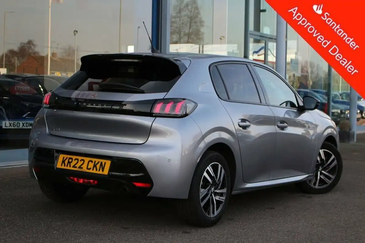 2022-peugeot-208-12-puretech-allure-premium-100bhp-eat8-big-2