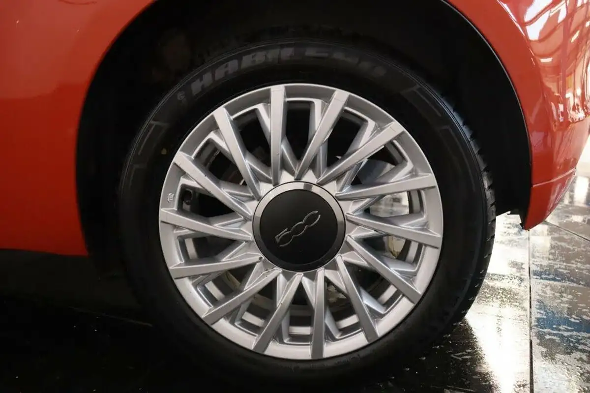 2022-fiat-500-10-dolcevita-big-30