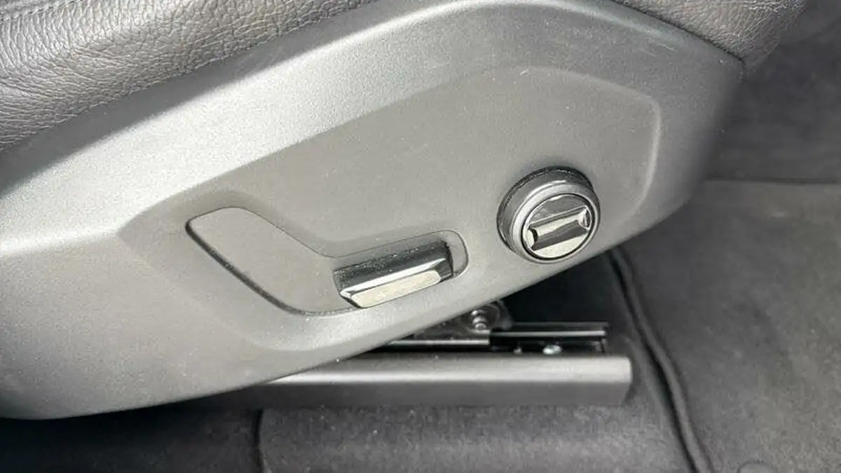 2021-volvo-xc60-20-b5-momentum-awd-big-19