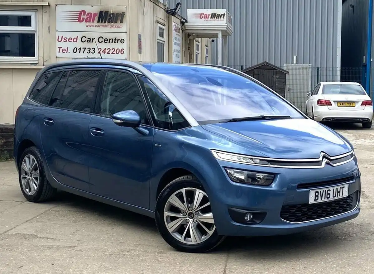 2016-citroen-grand-c4-picasso-16bluehdi-exclusive-big-0