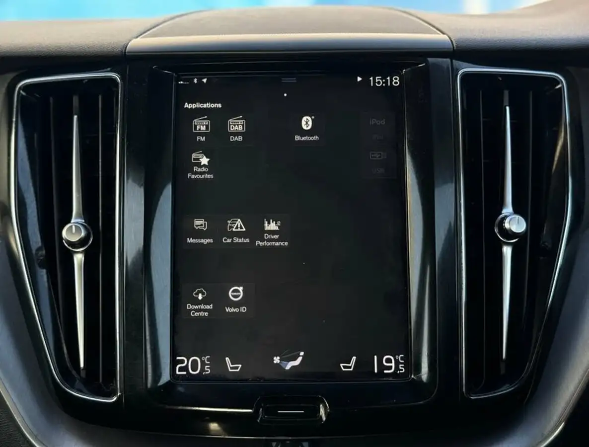 2020-volvo-xc60-20-b5-momentum-big-16