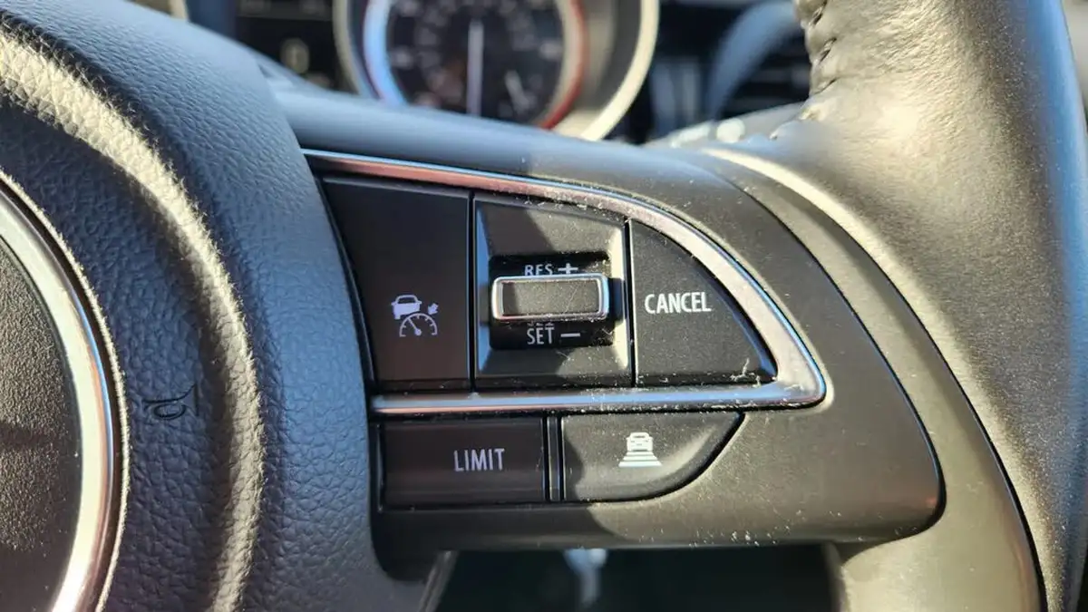 2022-suzuki-swift-12-dualjet-sz-l-big-16