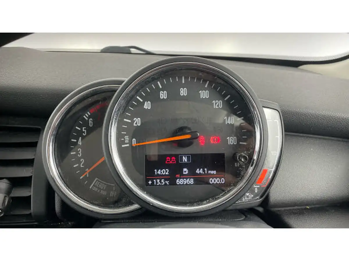 2018-mini-cooper-15-one-series-ii-ss-5d-big-8