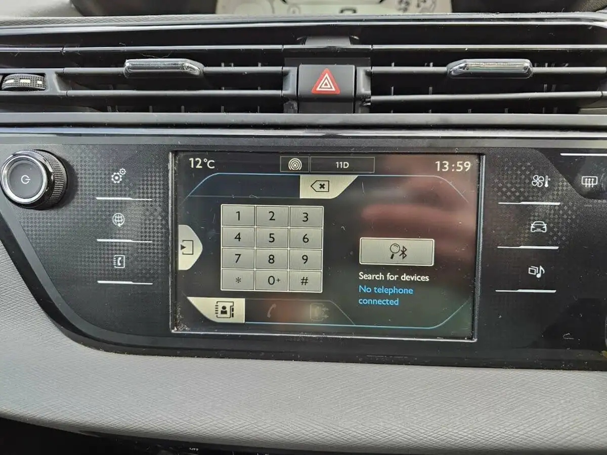2015-citroen-grand-c4-picasso-16bluehdi-vtr-120ps-big-16
