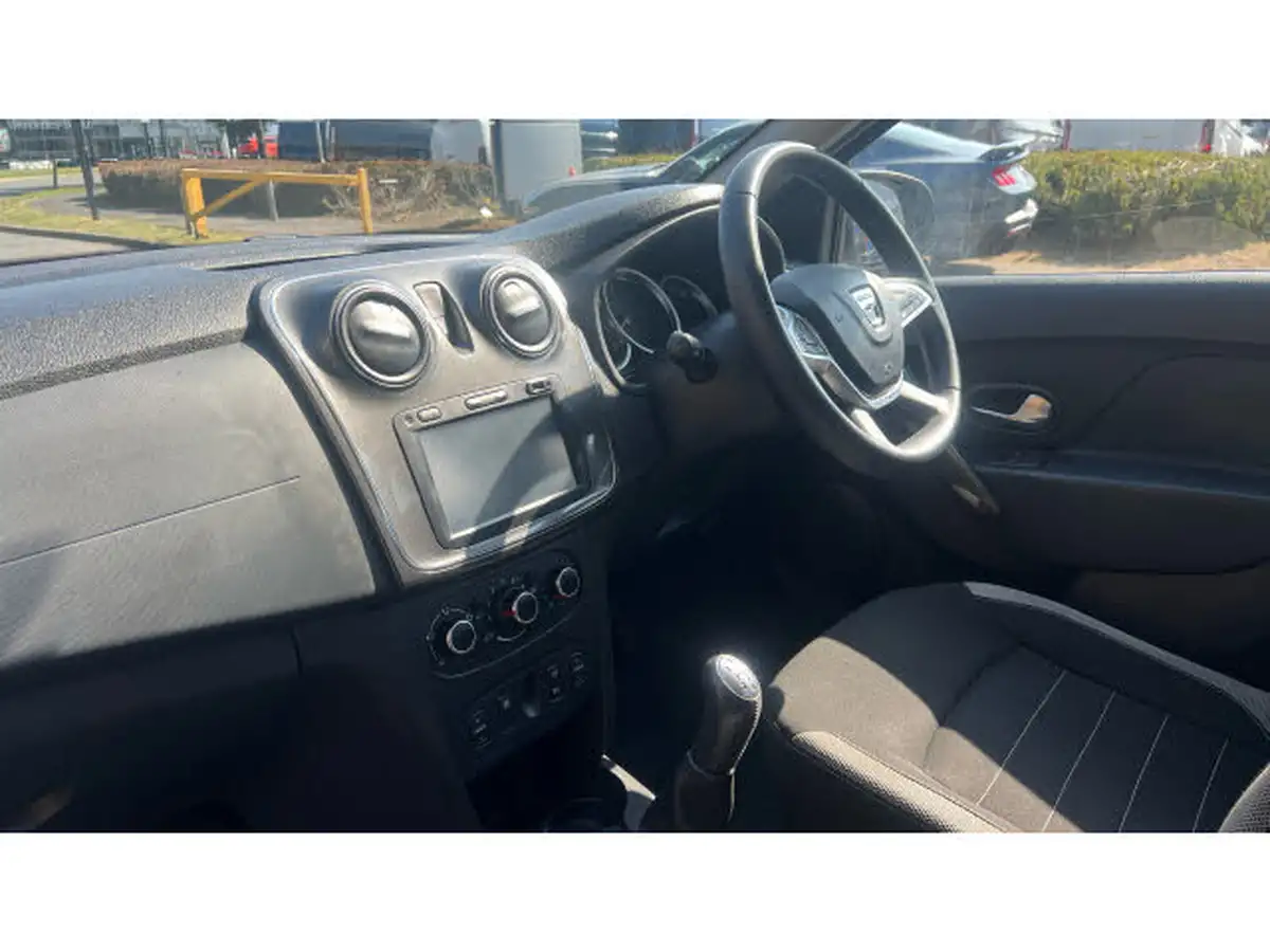 2017-dacia-sandero-stepway-09-tce-laureate-big-8