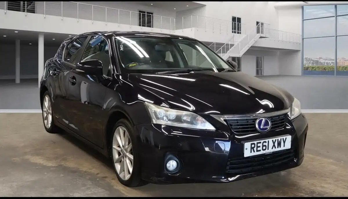 2011-lexus-ct-200h-18-se-l-premier-big-0