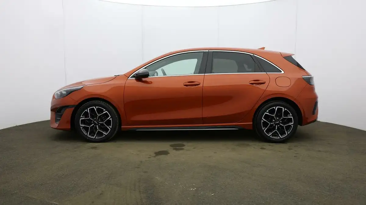 2023-kia-ceed-15-t-gdi-gt-line-158bhp-big-3