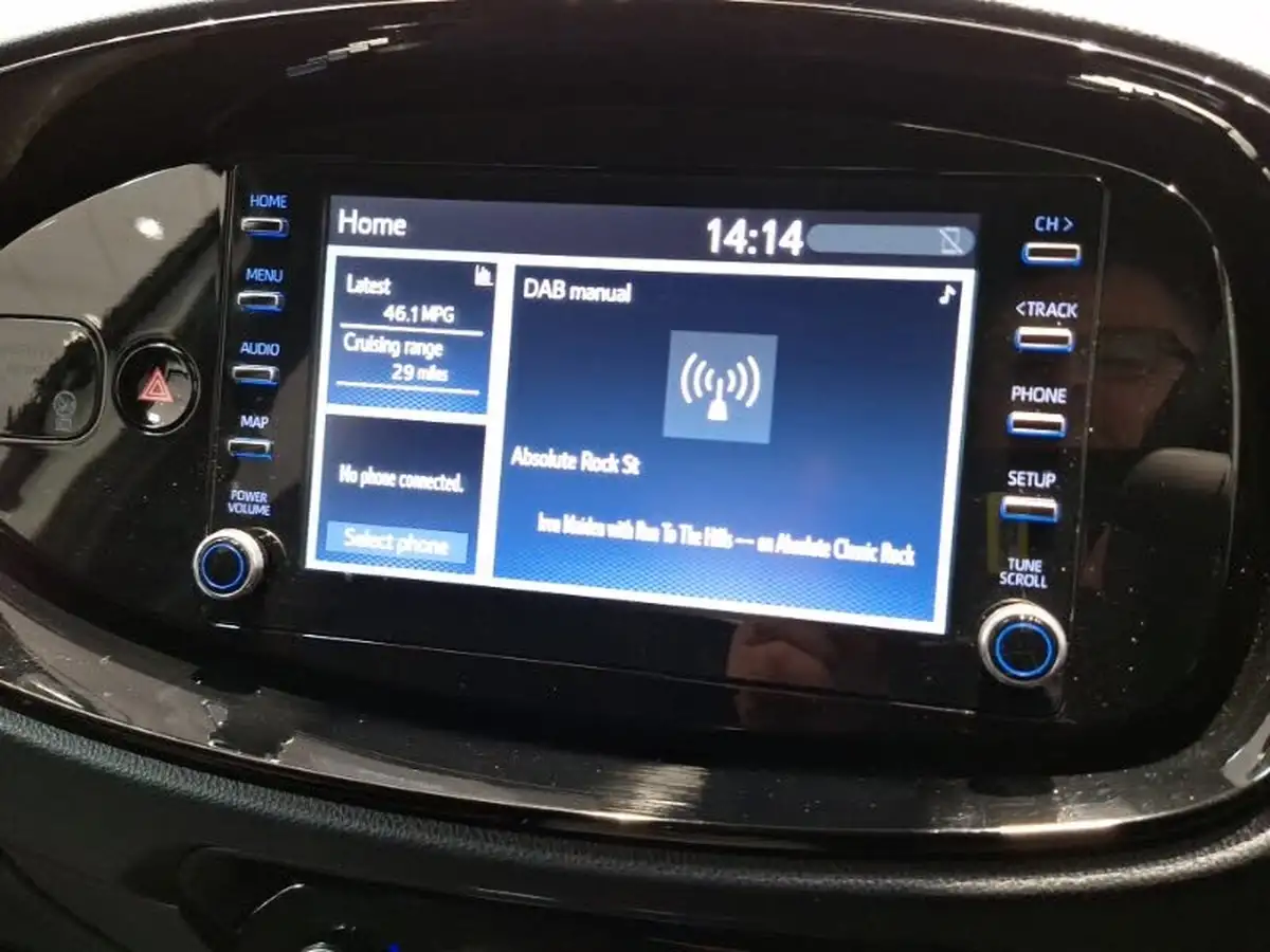 2023-toyota-aygo-x-10-vvt-i-edge-big-10