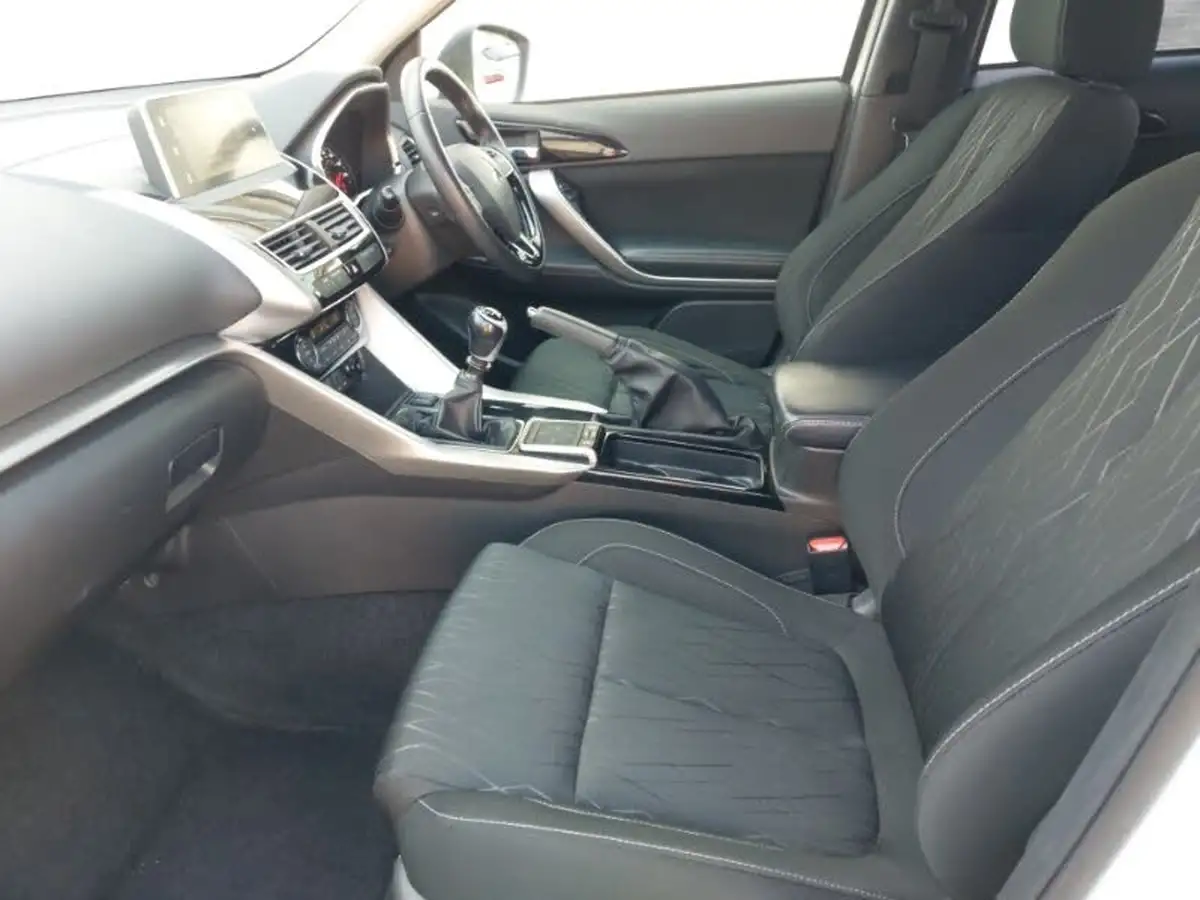 2018-mitsubishi-eclipse-cross-15-3-big-4