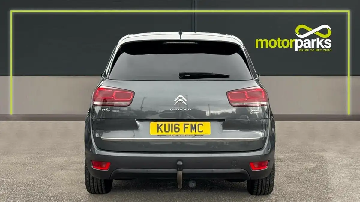 2016-citroen-c4-picasso-16bluehdi-exclusive-eat6-big-3