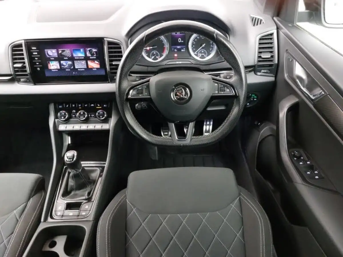 2019-skoda-karoq-20tdi-sportline-150ps-4x4-big-6