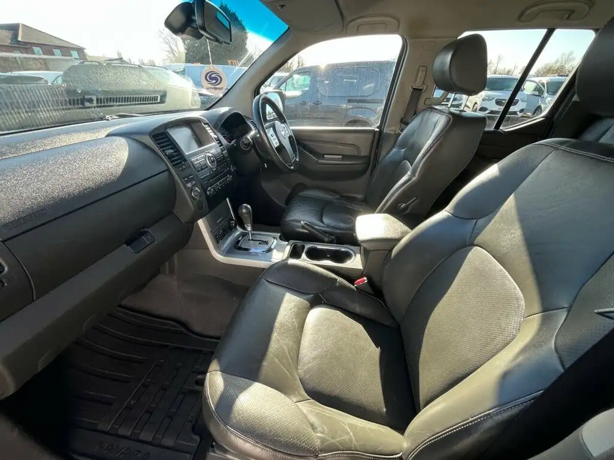 2014-nissan-navara-25td-tekna-connect-premium-auto-big-36