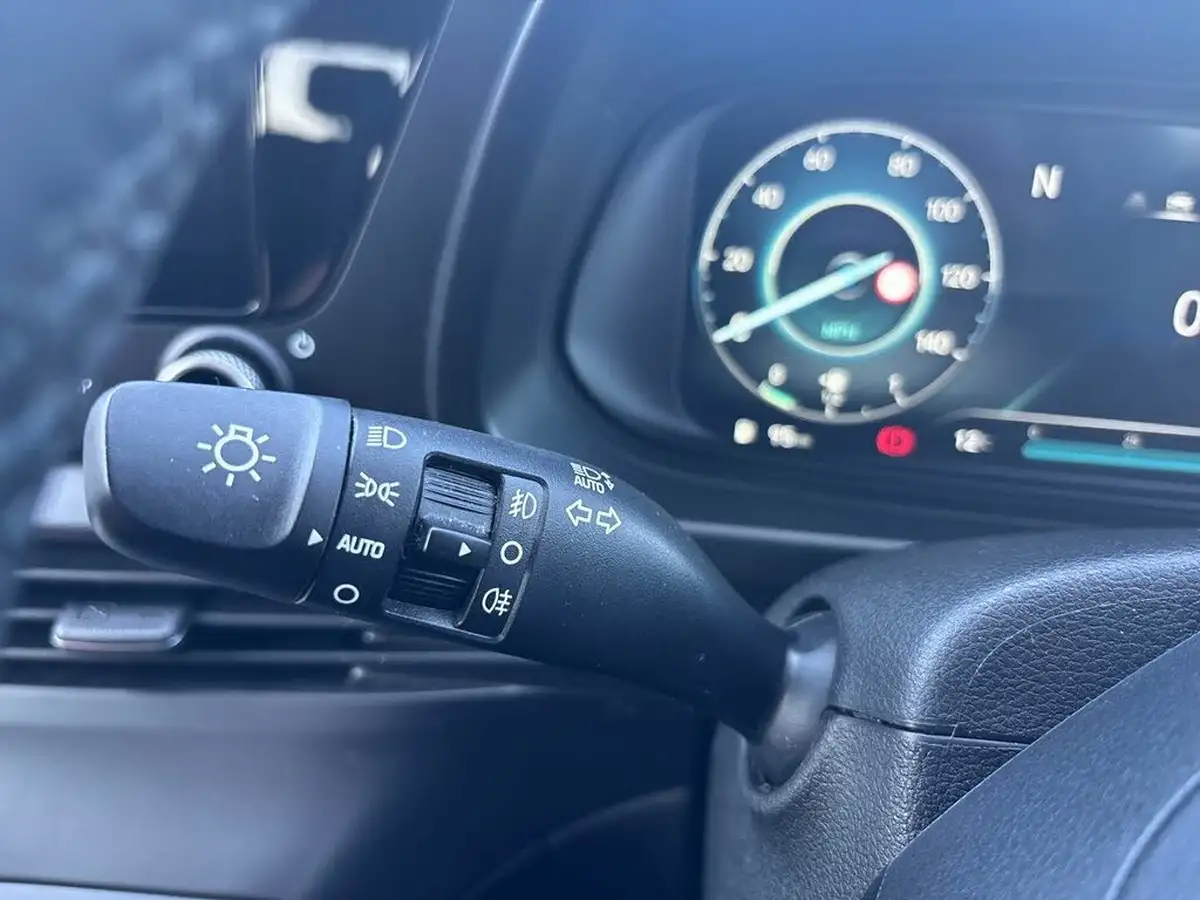 2022-hyundai-i20-10-t-gdi-premium-eclutch-imt-big-40