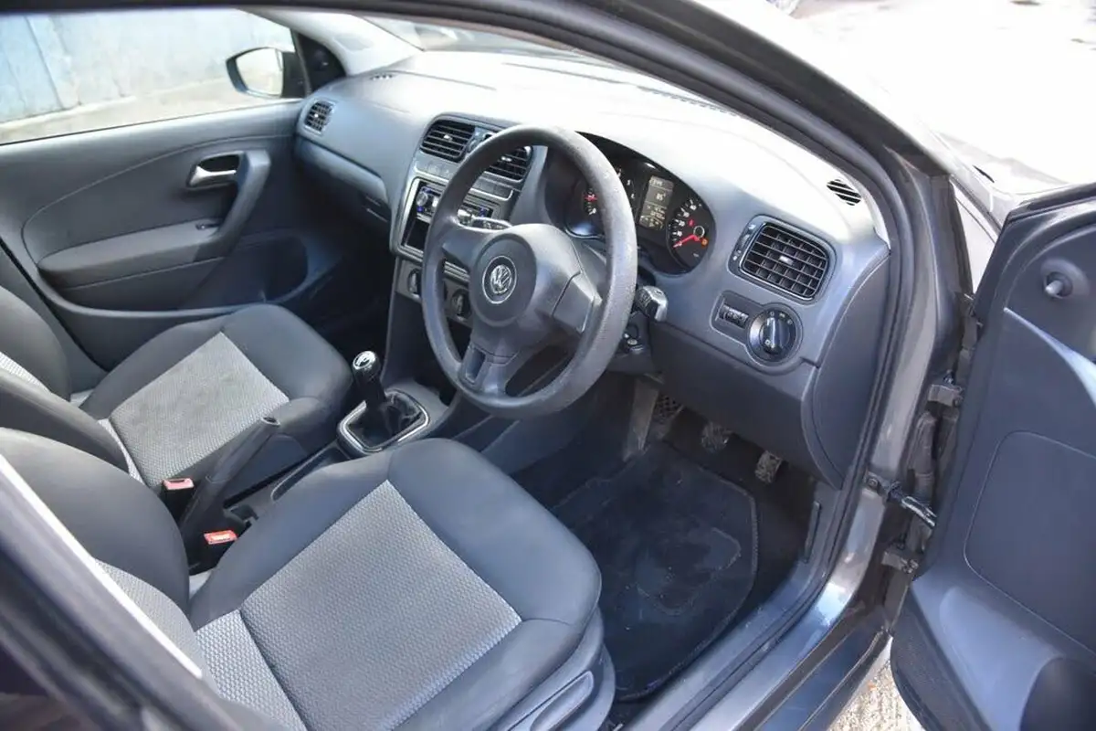 2010-volkswagen-polo-12-s-5d-big-1