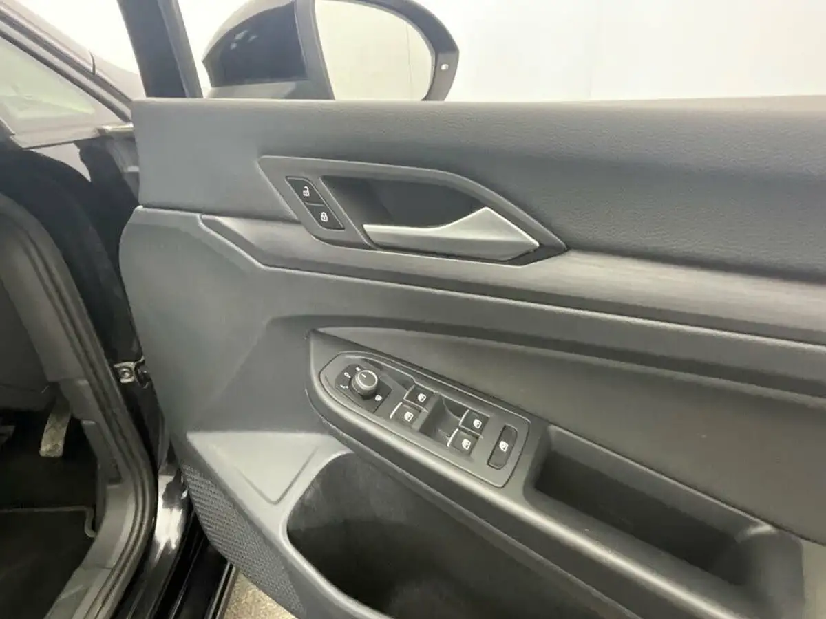 2020-volkswagen-golf-15-tsi-style-150ps-hatchback-big-35