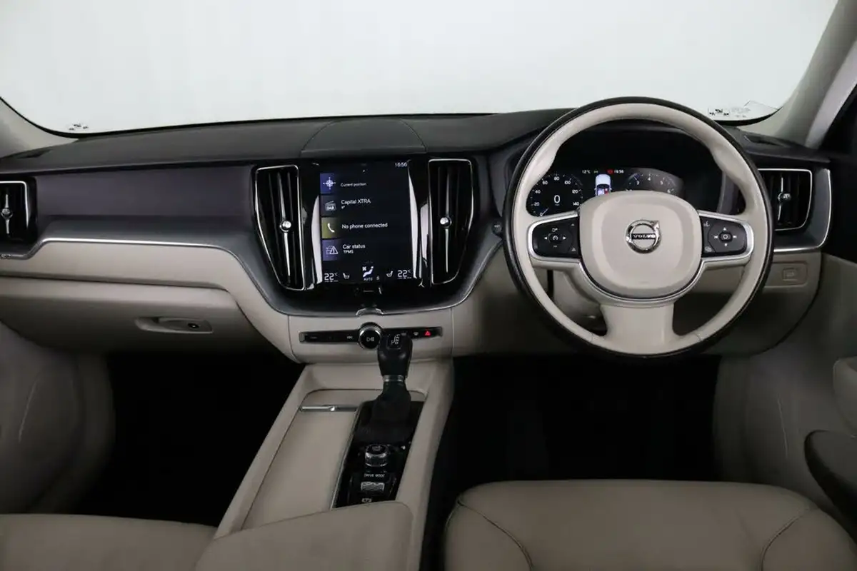 2019-volvo-xc60-20-t5-momentum-big-14
