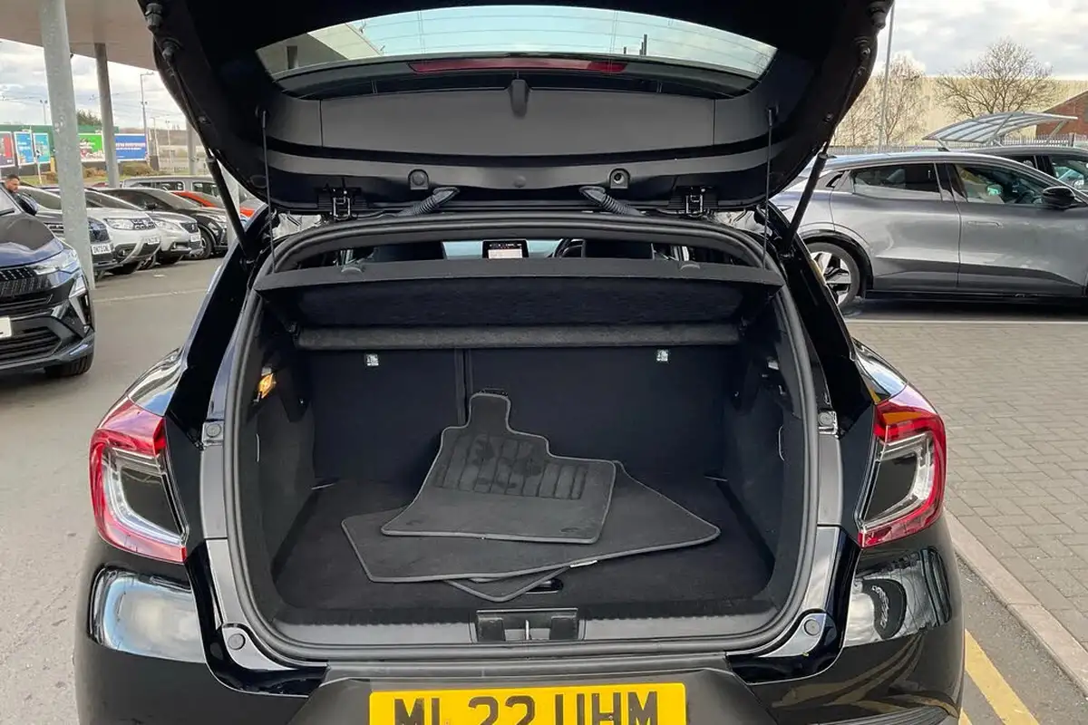 2022-renault-captur-13-tce-rs-line-big-31