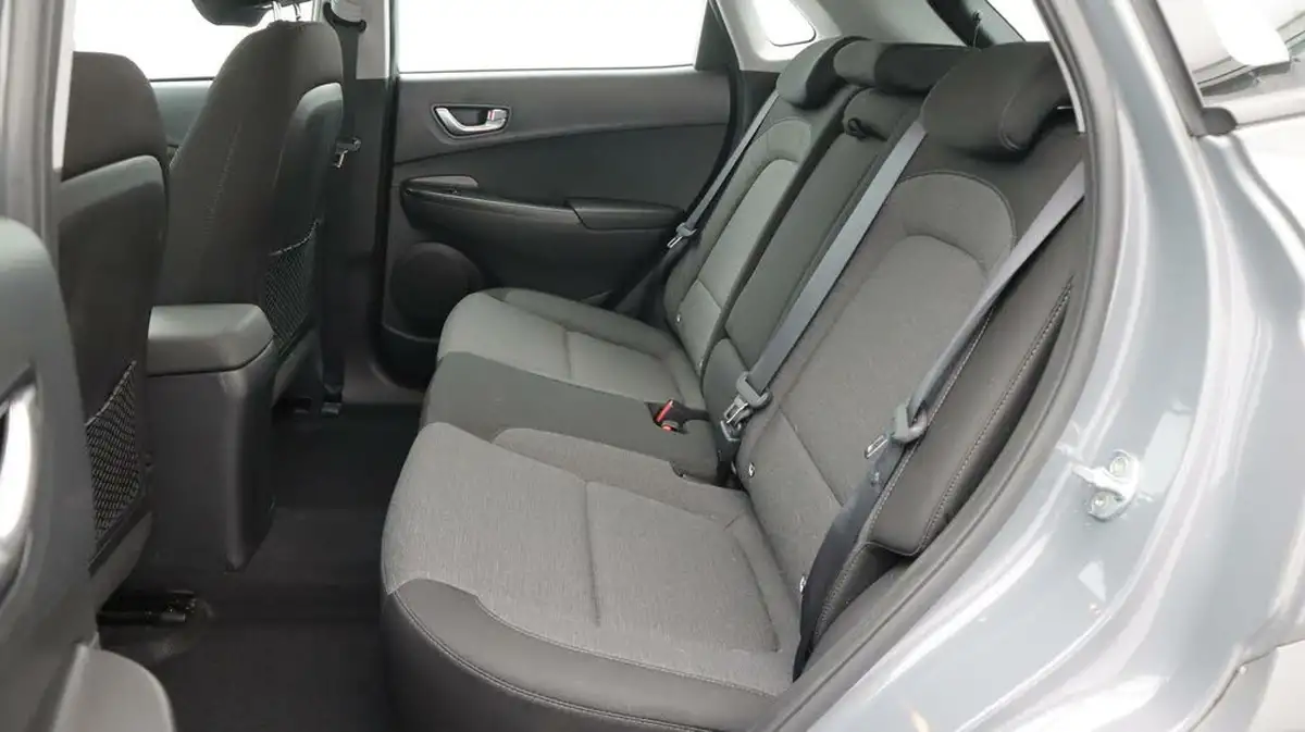 2022-hyundai-kona-e-se-connect-big-16