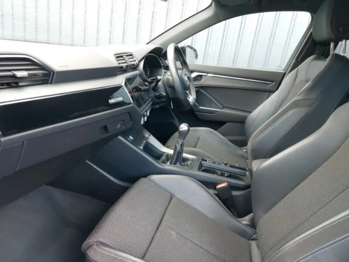 2021-audi-q3-15-35-tfsi-black-edition-codcomfort-sound-pack-sportback-big-4