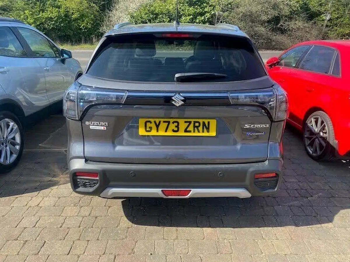 2023-suzuki-s-cross-15-ultra-allgrip-big-0