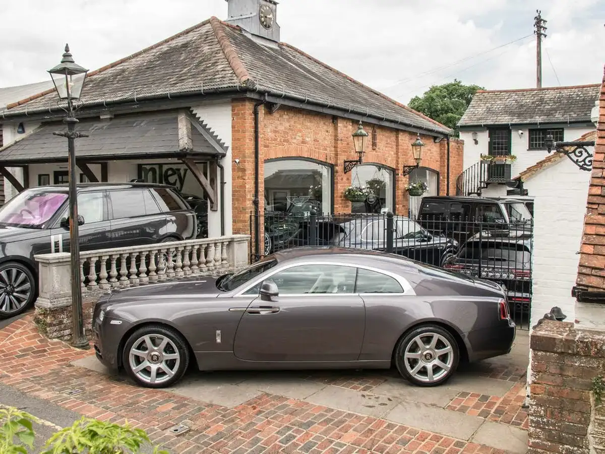 2016-rolls-royce-wraith-66-big-8