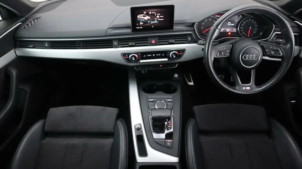 2018-audi-a4-avant-14-tfsi-s-line-tronic-big-13
